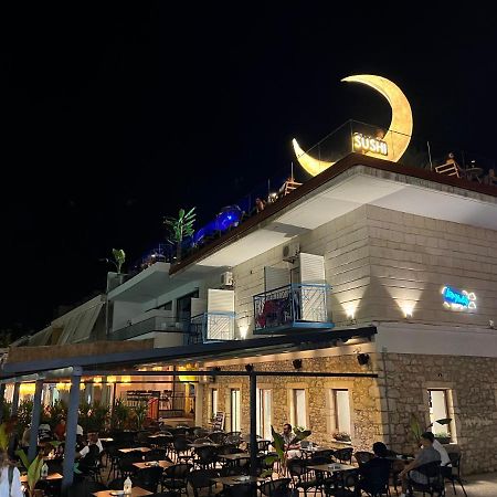 Las Nubes Rooms Himare Exterior photo